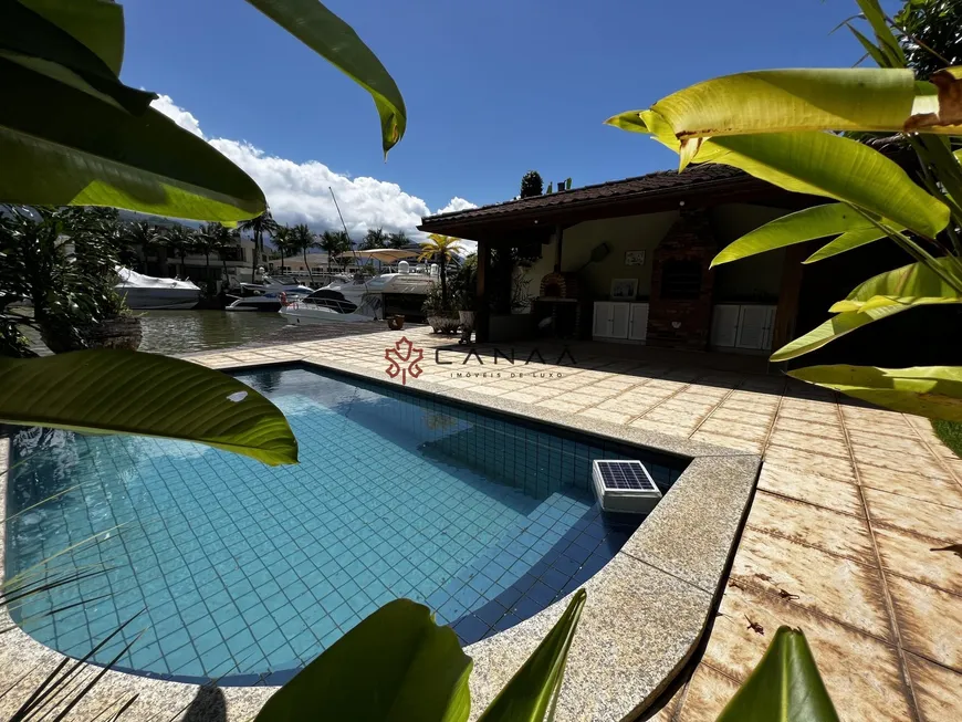 Foto 1 de Casa de Condomínio com 4 Quartos à venda, 200m² em Frade, Angra dos Reis