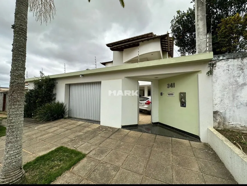 Foto 1 de Casa com 4 Quartos à venda, 473m² em Candeias, Vitória da Conquista