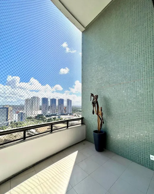 Foto 1 de Apartamento com 3 Quartos à venda, 223m² em Pituba, Salvador