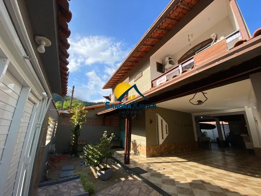 Foto 1 de Casa com 3 Quartos à venda, 167m² em Garatucaia, Angra dos Reis