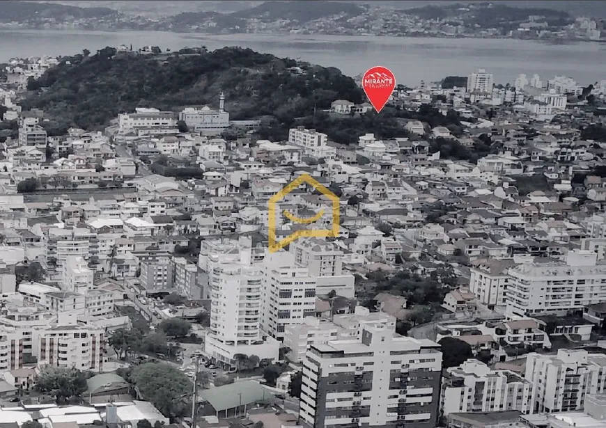 Foto 1 de Apartamento com 2 Quartos à venda, 109m² em Coqueiros, Florianópolis