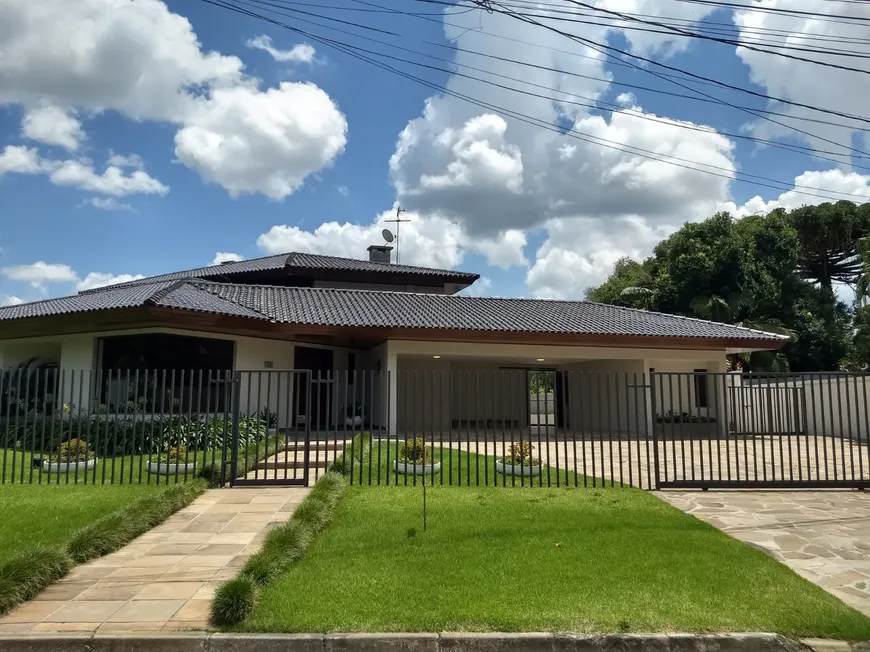 Foto 1 de Casa de Condomínio com 4 Quartos à venda, 550m² em São Braz, Curitiba