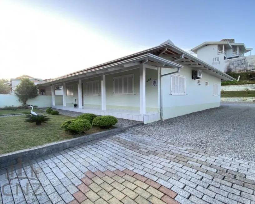 Foto 1 de Casa com 3 Quartos à venda, 450m² em Jardim Maluche, Brusque