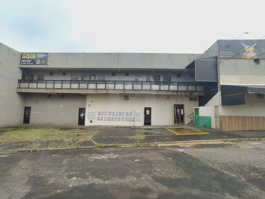 Foto 1 de Sala Comercial com 1 Quarto para alugar, 30m² em Tabajaras, Uberlândia