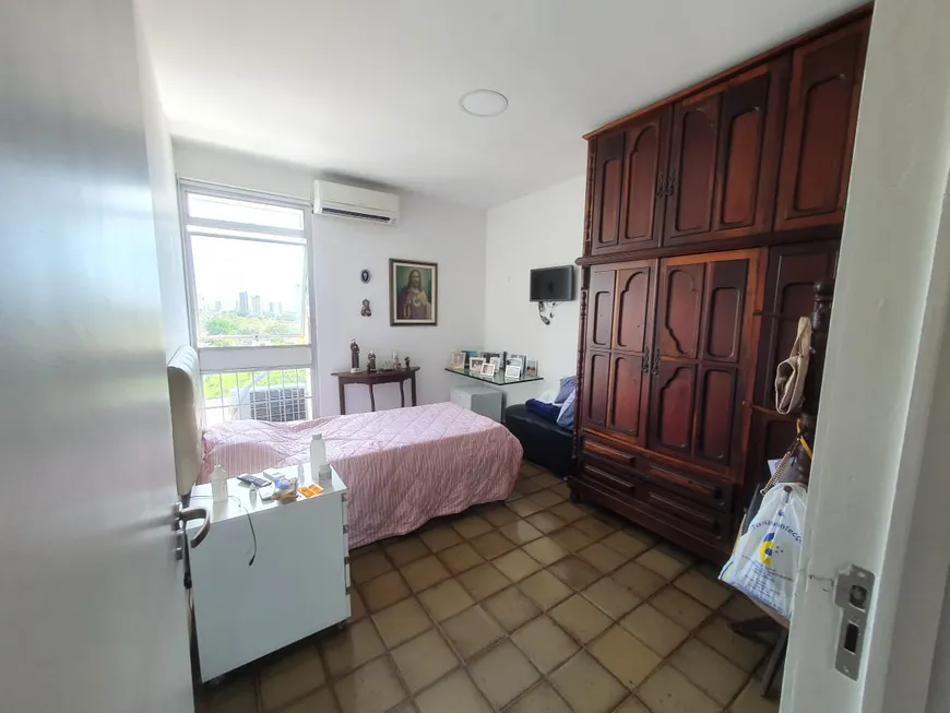 Foto 1 de Apartamento com 3 Quartos à venda, 140m² em Derby, Recife