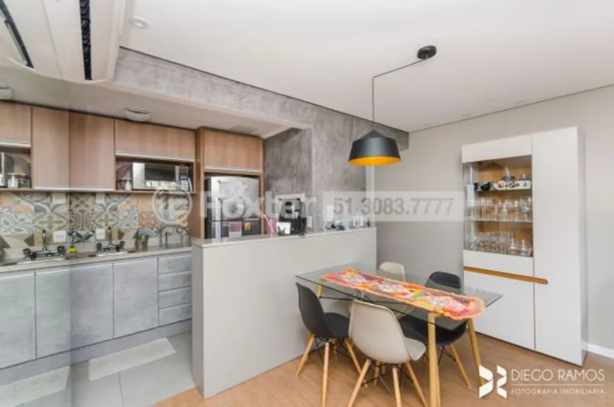 Foto 1 de Apartamento com 3 Quartos à venda, 73m² em Camaquã, Porto Alegre