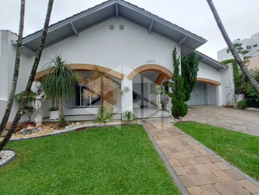 Foto 1 de Casa com 4 Quartos para alugar, 292m² em Centro, Santa Cruz do Sul