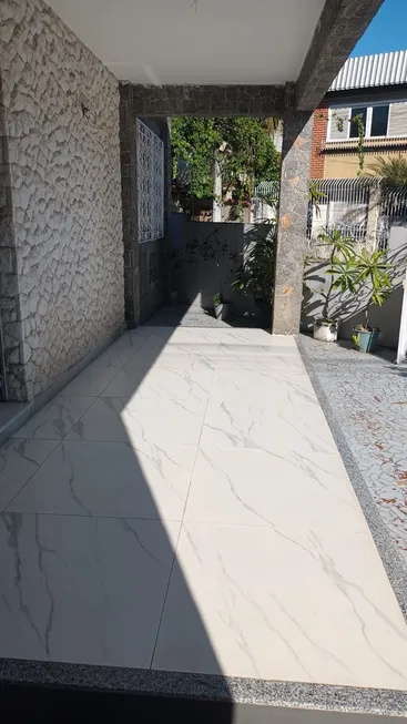 Foto 1 de Casa com 2 Quartos à venda, 130m² em Camarão, São Gonçalo