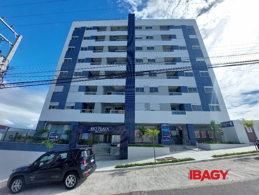 Foto 1 de Apartamento com 2 Quartos para alugar, 70m² em Coloninha, Florianópolis