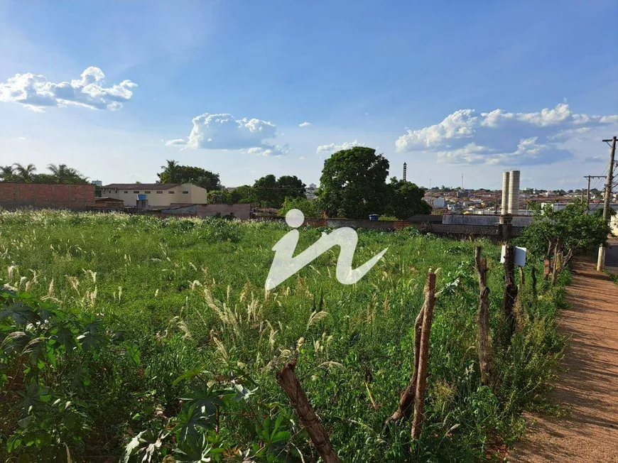 Foto 1 de Lote/Terreno à venda, 2860m² em Tubalina, Uberlândia