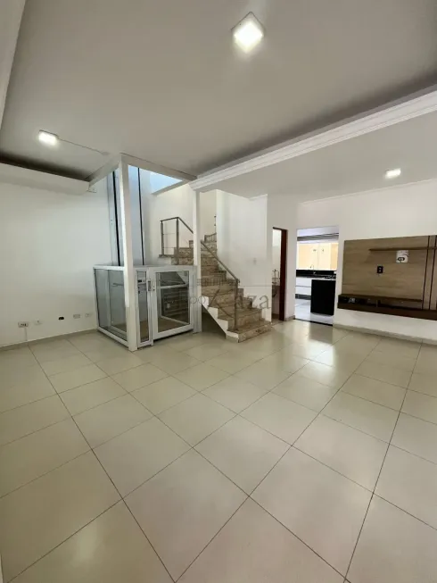 Foto 1 de Casa de Condomínio com 4 Quartos à venda, 164m² em Jardim Santa Maria, Jacareí