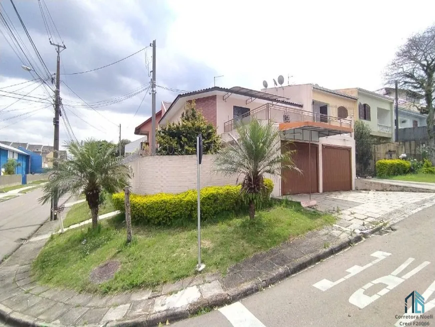 Foto 1 de Sobrado com 4 Quartos à venda, 260m² em Xaxim, Curitiba