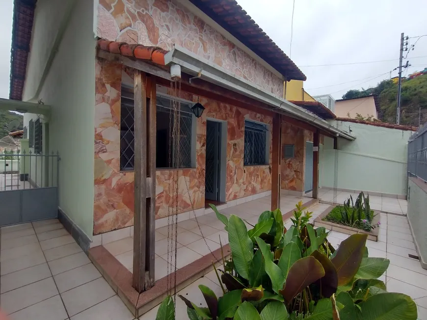 Foto 1 de Casa com 4 Quartos à venda, 139m² em Cerâmica, Juiz de Fora