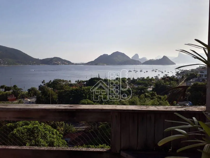 Foto 1 de Casa com 5 Quartos à venda, 480m² em São Francisco, Niterói