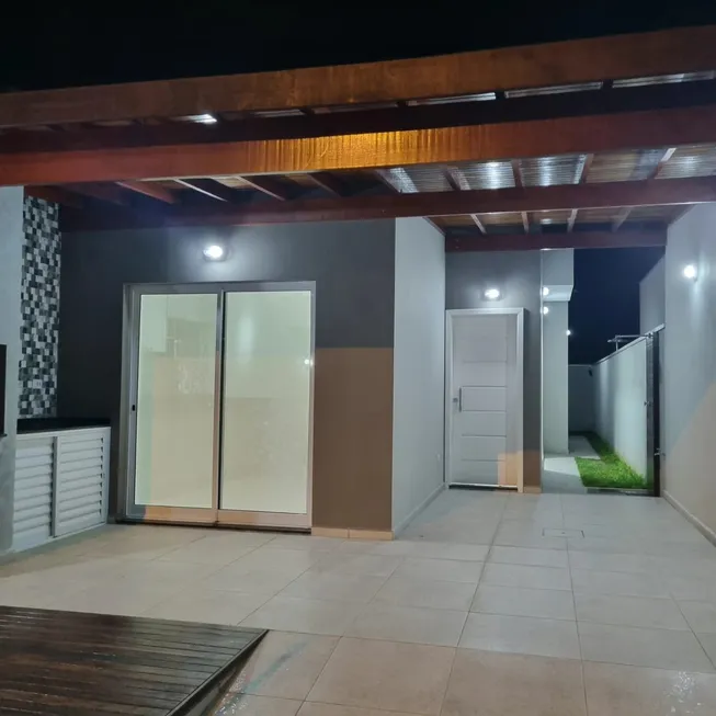 Foto 1 de Casa com 2 Quartos à venda, 70m² em Estancia Flora Rica, Peruíbe