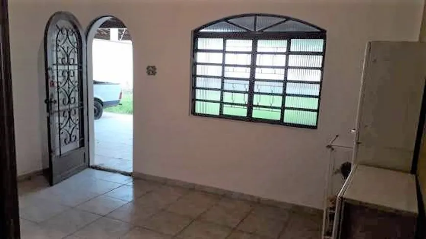 Foto 1 de Casa com 2 Quartos à venda, 250m² em Areao, Taubaté