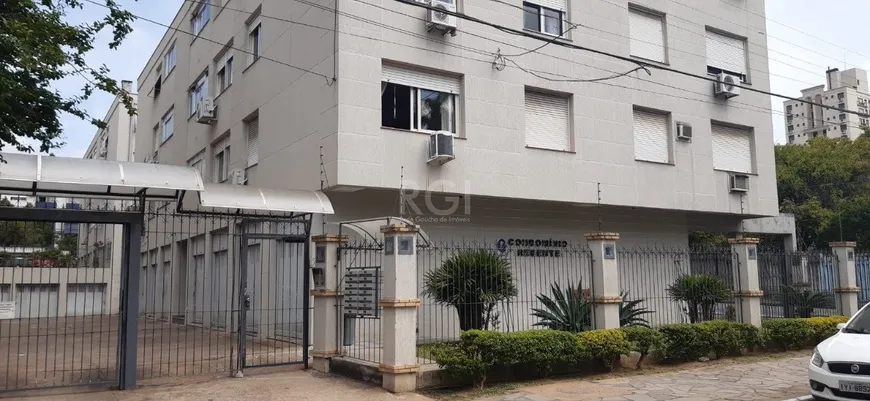 Foto 1 de Apartamento com 3 Quartos à venda, 76m² em Vila Ipiranga, Porto Alegre