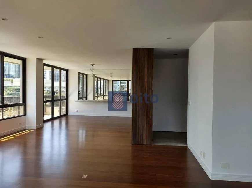 Foto 1 de Apartamento com 3 Quartos para alugar, 225m² em Itaim Bibi, São Paulo