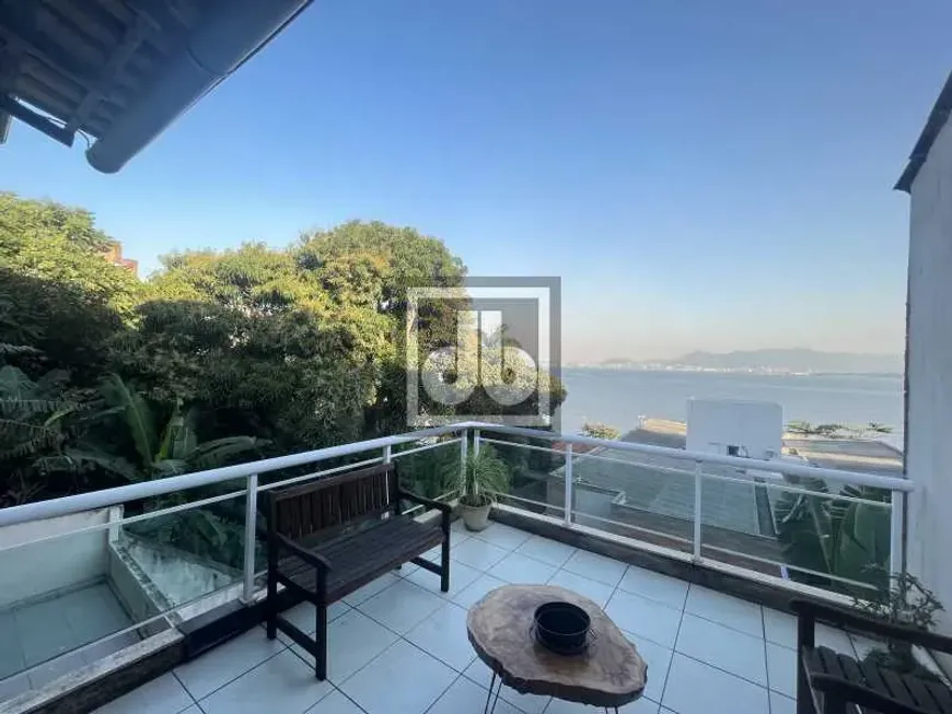 Foto 1 de Casa com 4 Quartos à venda, 350m² em Jardim Guanabara, Rio de Janeiro