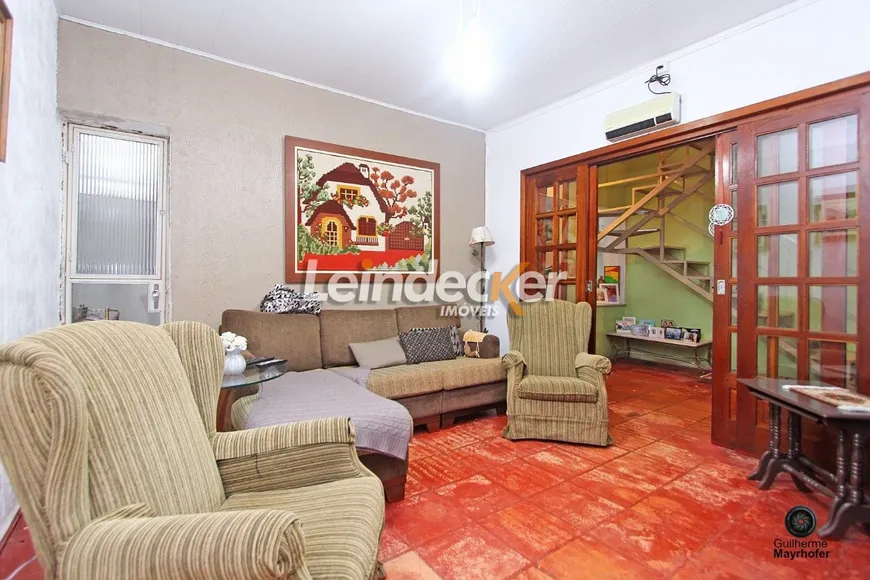Foto 1 de Casa com 3 Quartos à venda, 114m² em Rio Branco, Porto Alegre