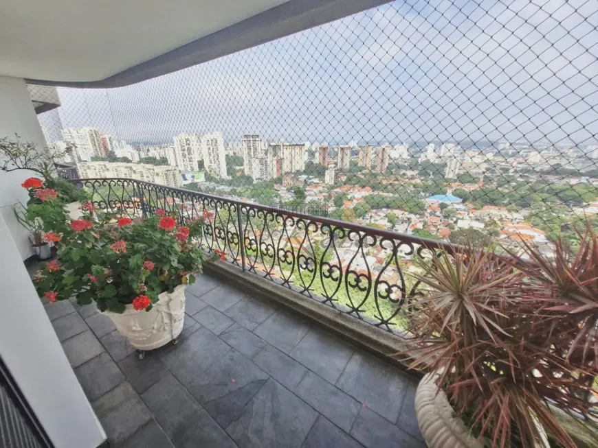 Foto 1 de Apartamento com 4 Quartos à venda, 330m² em Santo Amaro, São Paulo