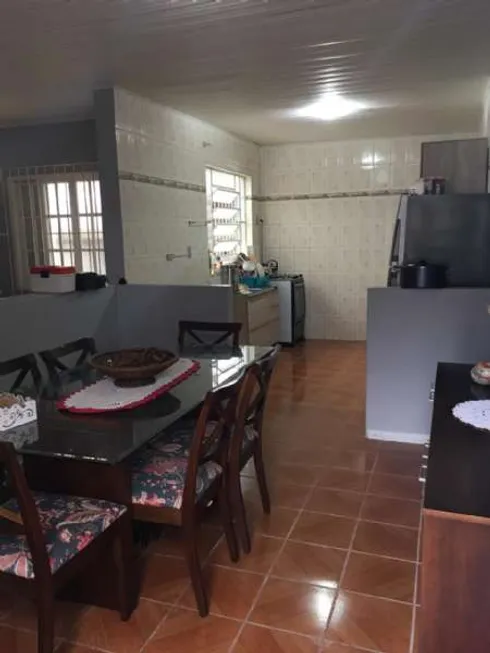 Foto 1 de Casa com 5 Quartos à venda, 245m² em Centro, Pelotas