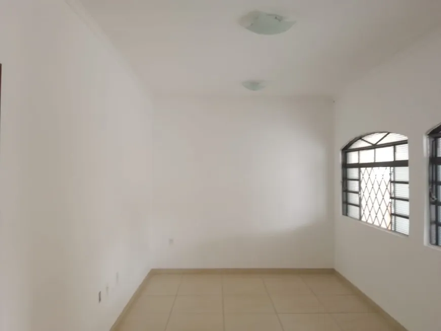 Foto 1 de Casa com 3 Quartos à venda, 220m² em Conjunto Sao Benedito, Jacareí