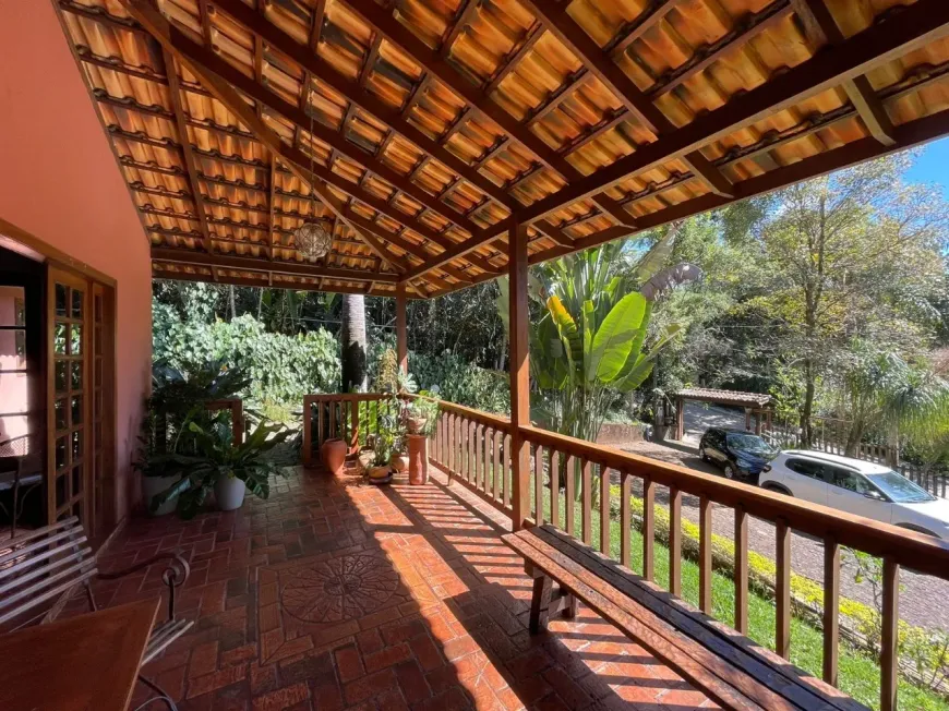 Foto 1 de Casa de Condomínio com 4 Quartos para alugar, 270m² em Pasargada, Nova Lima