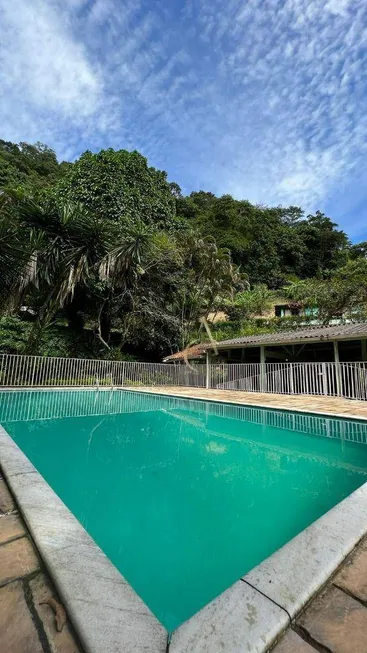 Foto 1 de Fazenda/Sítio com 3 Quartos à venda, 5000m² em Itaipava, Petrópolis