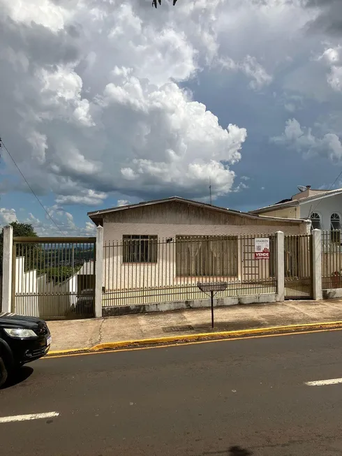 Foto 1 de Sobrado com 3 Quartos à venda, 110m² em Centro, Apucarana