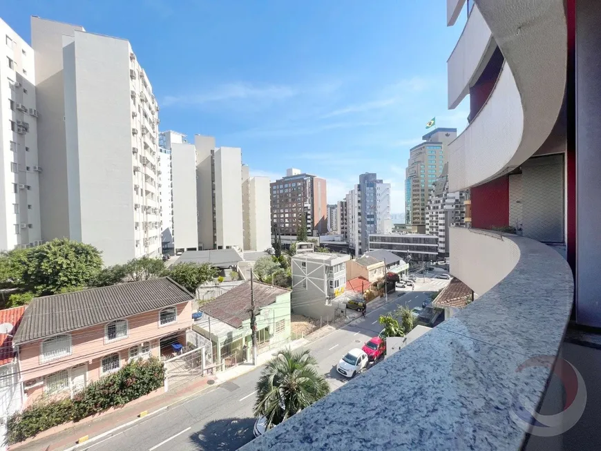 Foto 1 de Apartamento com 3 Quartos à venda, 93m² em Beira Mar, Florianópolis