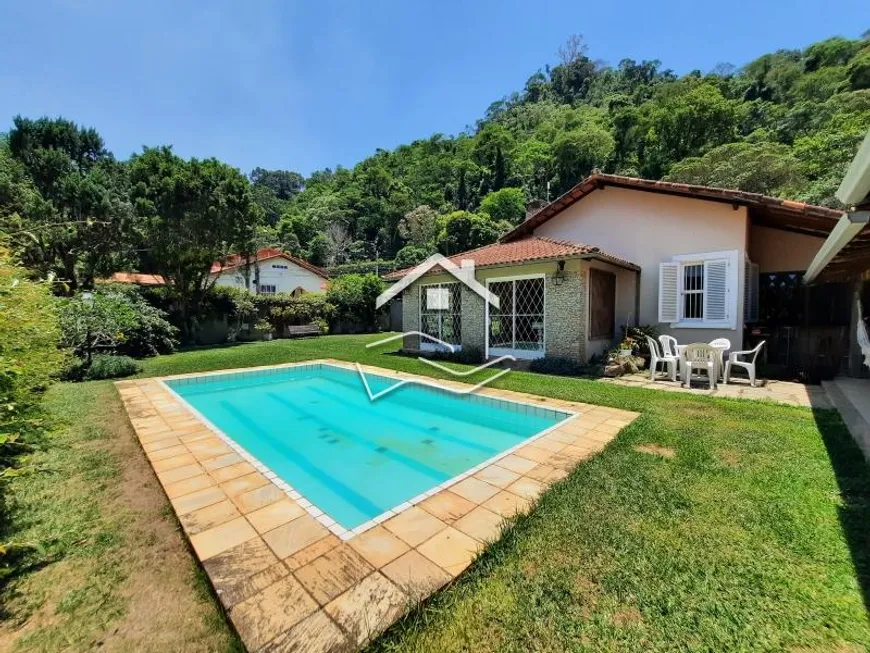 Foto 1 de Casa com 5 Quartos à venda, 300m² em Nogueira, Petrópolis
