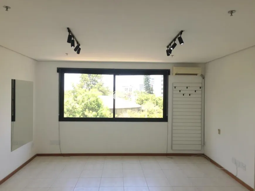 Foto 1 de Sala Comercial para alugar, 11m² em Boa Vista, Porto Alegre