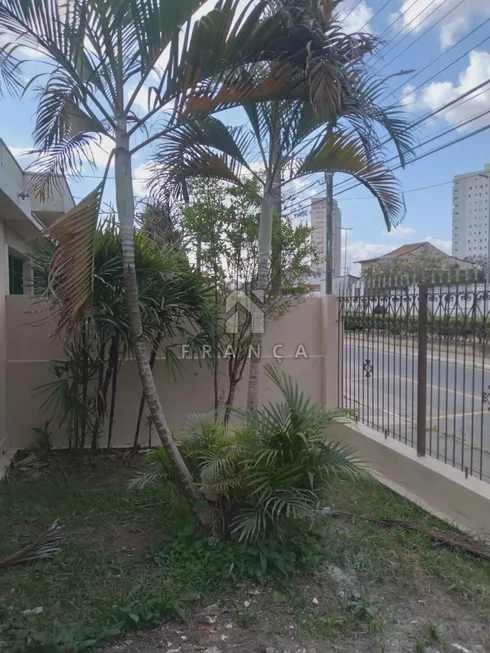 Foto 1 de Casa com 3 Quartos para alugar, 140m² em Centro, Jacareí