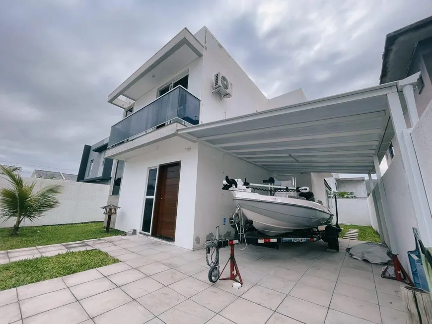 Foto 1 de Sobrado com 3 Quartos à venda, 185m² em São João do Rio Vermelho, Florianópolis