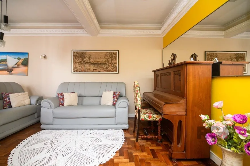 Foto 1 de Apartamento com 4 Quartos à venda, 151m² em Floresta, Porto Alegre
