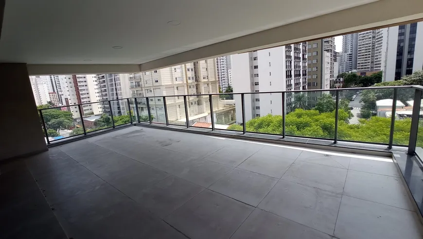 Foto 1 de Apartamento com 4 Quartos à venda, 246m² em Itaim Bibi, São Paulo