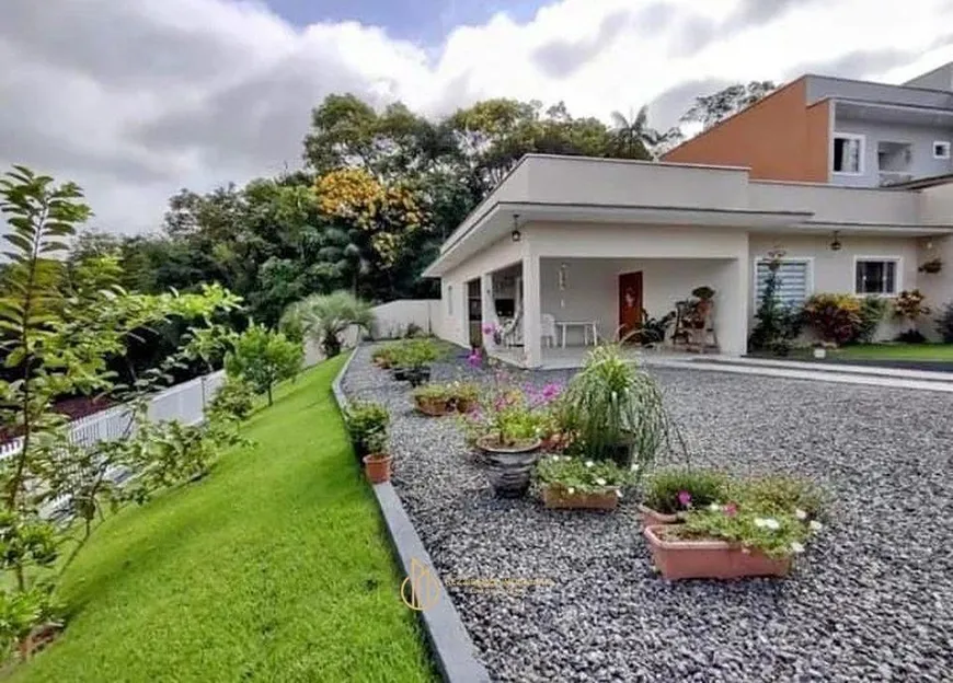 Foto 1 de Casa com 3 Quartos à venda, 126m² em Anita Garibaldi, Joinville