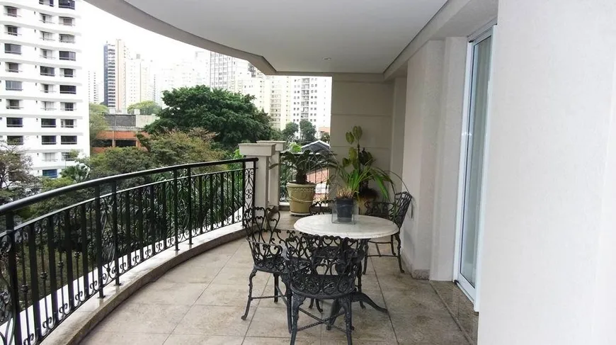 Foto 1 de Apartamento com 5 Quartos à venda, 308m² em Ibirapuera, São Paulo