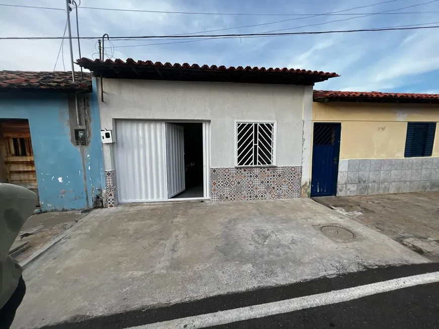 Foto 1 de Casa com 2 Quartos à venda, 110m² em Centro, Água Branca