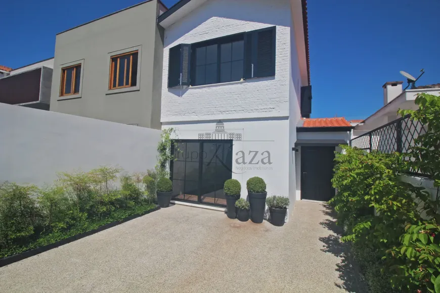 Foto 1 de Casa com 3 Quartos à venda, 220m² em Jardim Paulista, São Paulo