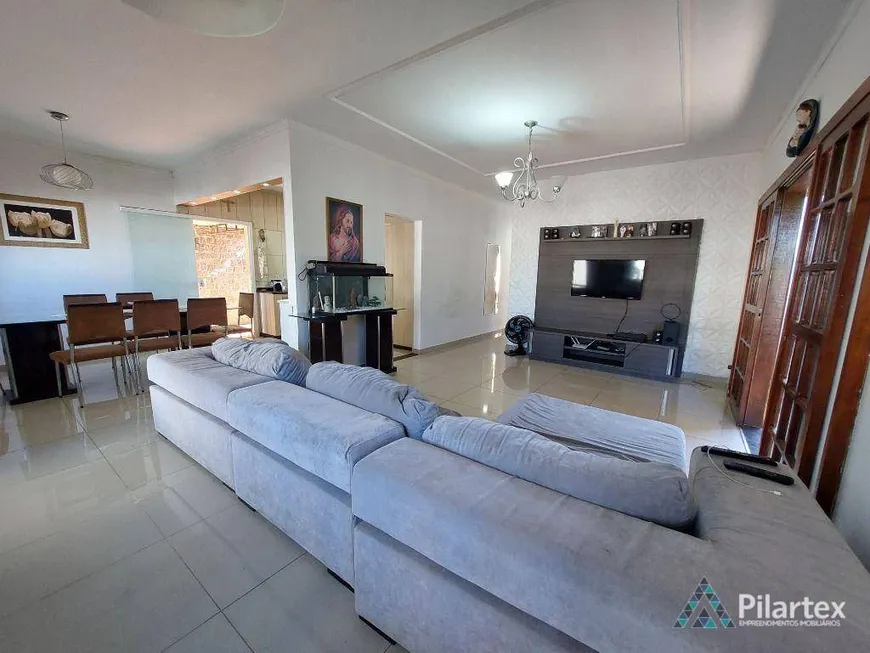 Foto 1 de Casa com 3 Quartos à venda, 171m² em Gayon, Londrina