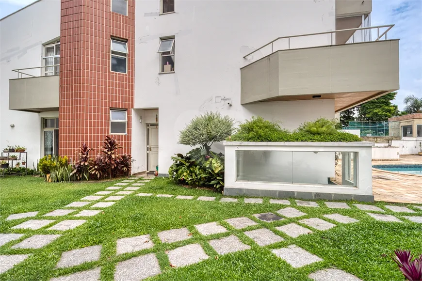 Foto 1 de Sobrado com 4 Quartos à venda, 560m² em Jardim dos Estados, São Paulo