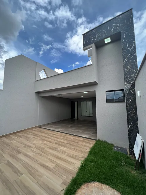 Foto 1 de Casa com 3 Quartos à venda, 170m² em Vila Rosa, Goiânia