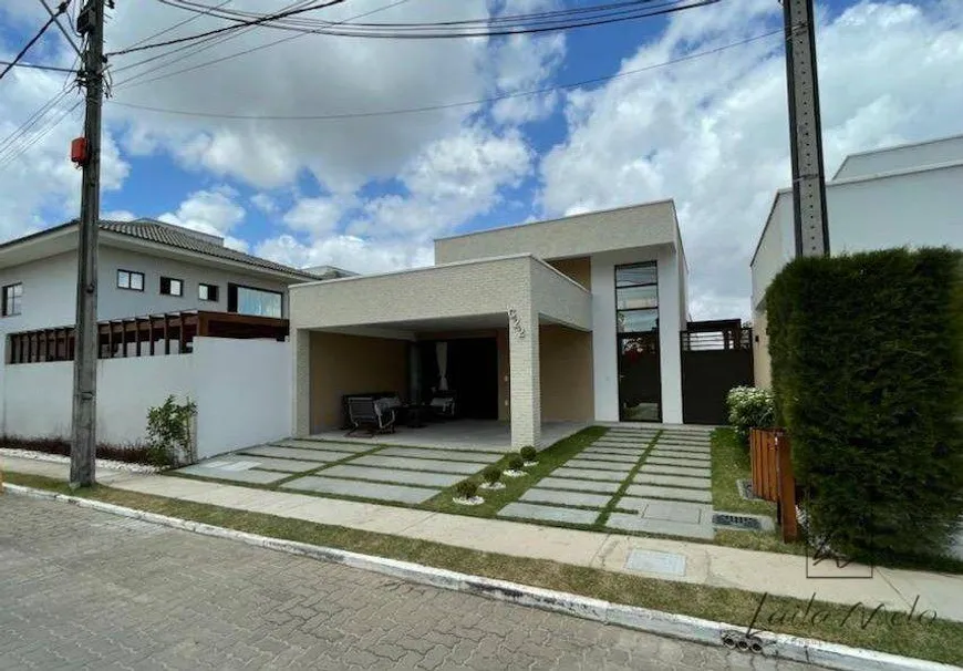 Foto 1 de Casa de Condomínio com 4 Quartos à venda, 185m² em Centro, Eusébio