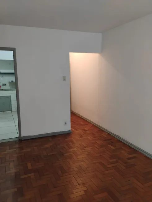 Foto 1 de Apartamento com 1 Quarto para alugar, 50m² em Estacio, Rio de Janeiro