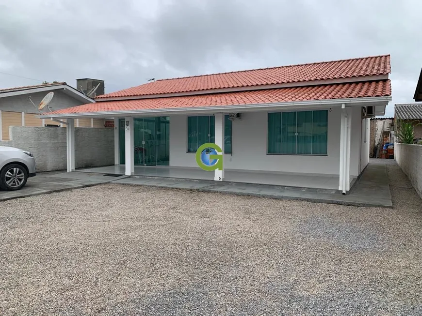 Foto 1 de Casa com 3 Quartos à venda, 180m² em Praia do Meio - Ens Brito, Palhoça