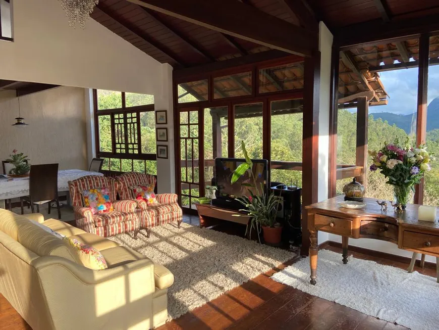 Foto 1 de Casa com 3 Quartos à venda, 200m² em Sans Souci, Nova Friburgo