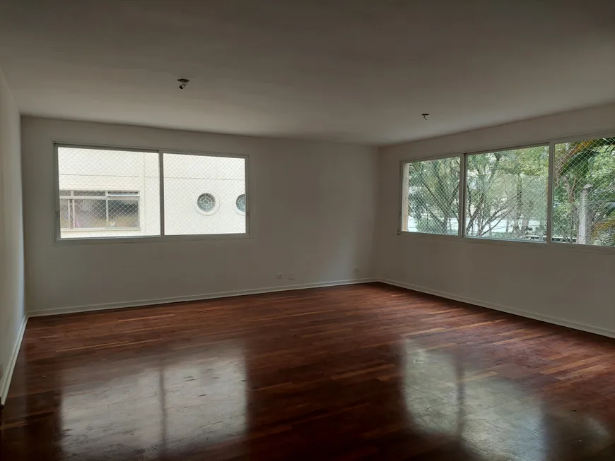 Foto 1 de Apartamento com 3 Quartos para alugar, 160m² em Itaim Bibi, São Paulo