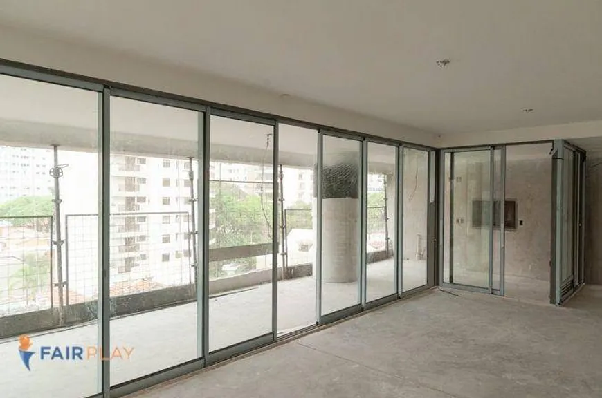 Foto 1 de Apartamento com 4 Quartos à venda, 210m² em Campo Belo, São Paulo